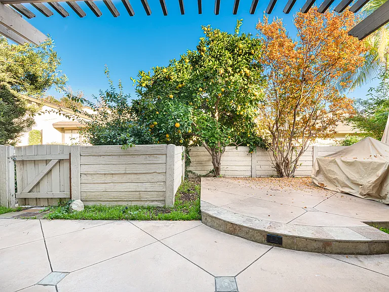 2604 N Tustin Ave #D — Photo 25