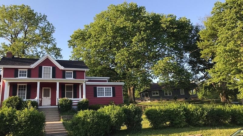 1st image of 1103 Echo Lake Dr
