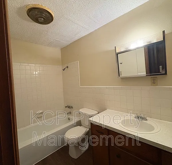1007 Cedar St #2 — Photo 7