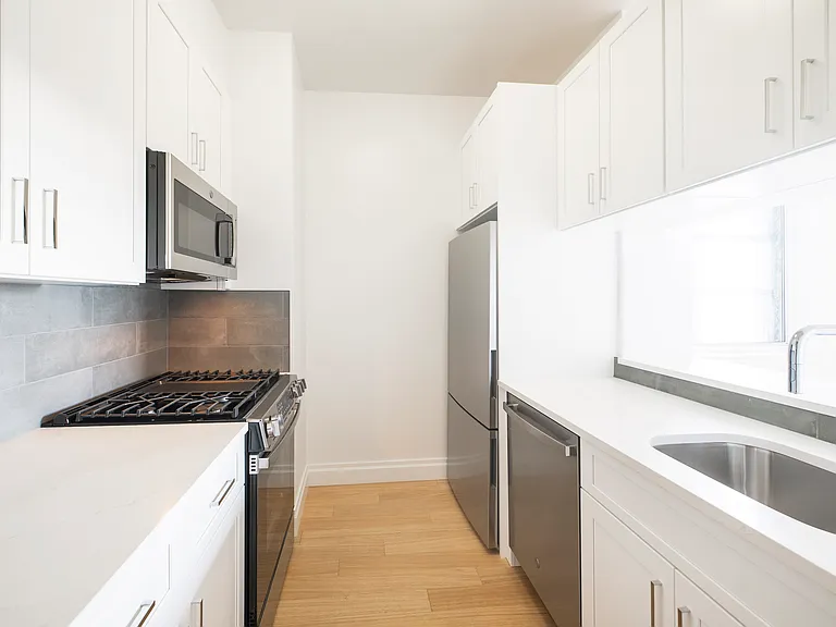 21 West St #18-A — Photo 7