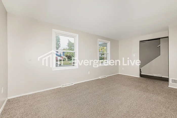 4 bed, 1.5 bath, 1790 sqft, $1,545 — Photo 4