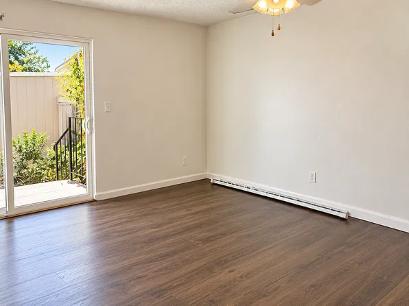 5915 Mack Rd, Sacramento, CA 95823