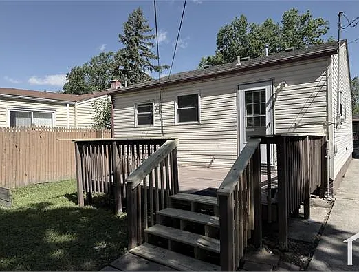 11340 Sherman Ave — Photo 7