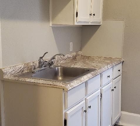 2nd image of 503 Barnett Ave #1