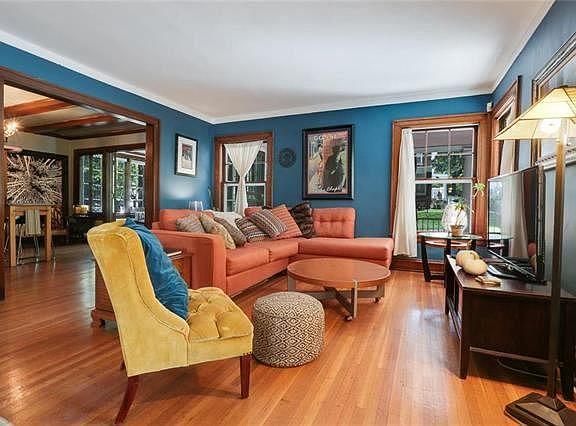 5th image of 1000 W 33rd St