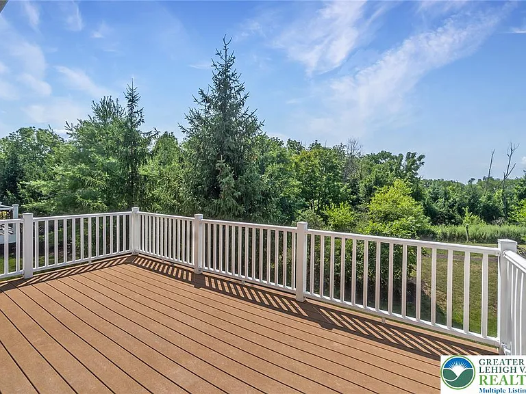 1096 Sparrow Way — Photo 43