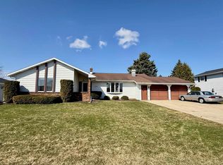 1315 Wedgewood Ln, Neenah, WI