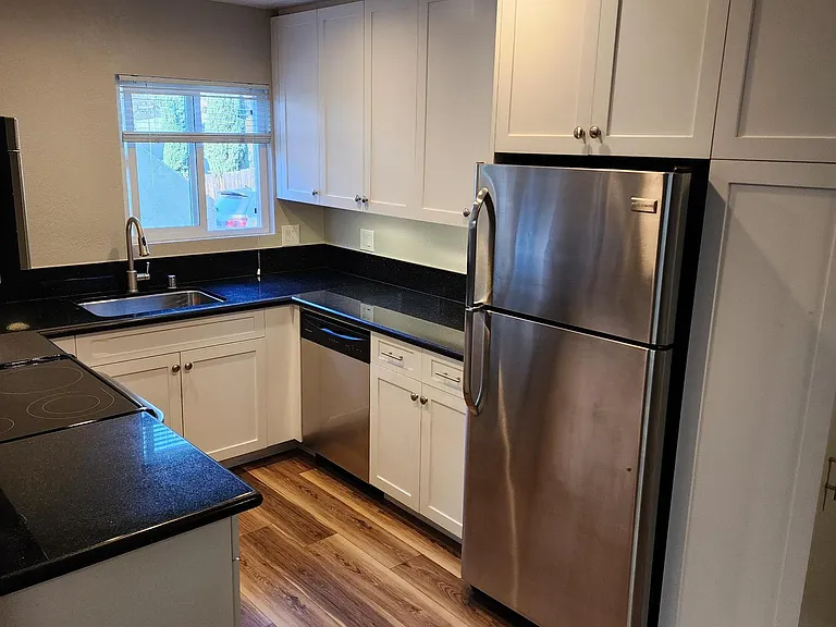 4840 W Mountain View Dr #7 — Photo 3
