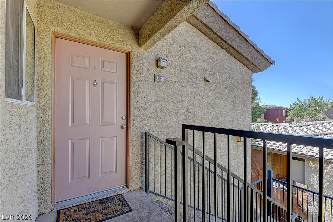 2 bed, 2.0 bath, 994 sqft, $1,295 — Photo 1