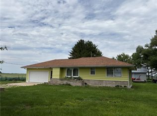 9280 E William St, Argenta, IL 62501