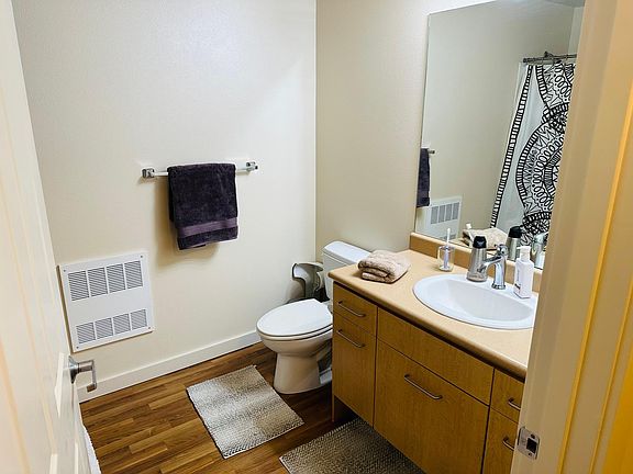 4th image of 710 240th Way SE #204
