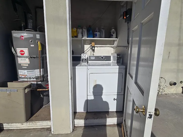 357 N Ogden Dr — Photo 29