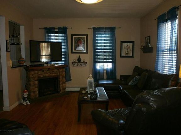 2nd image of 31 White Plains Ave