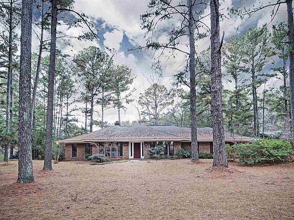 2nd image of 124 Blackbridge Dr