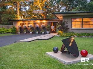 108 Hospital Dr, Fairhope, AL 36532