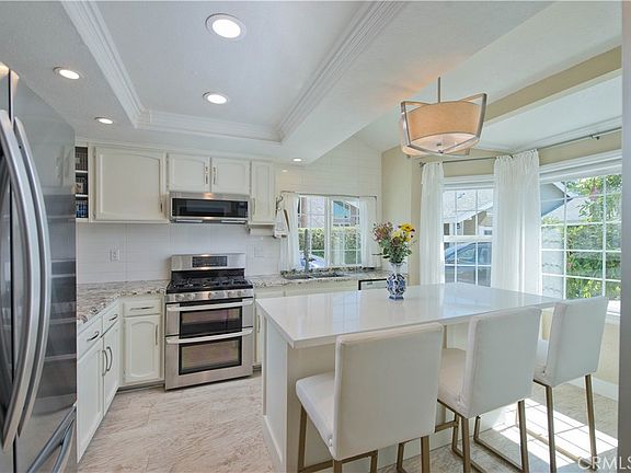 3rd image of 10057 Hillview Ave