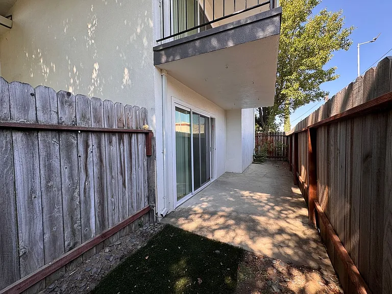 4500 Del Rio Road — Photo 9
