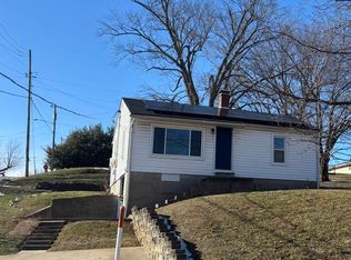 611 Palestine Rd, Chester, IL 62233