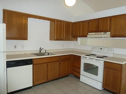 3rd image of 10214 Jepson St