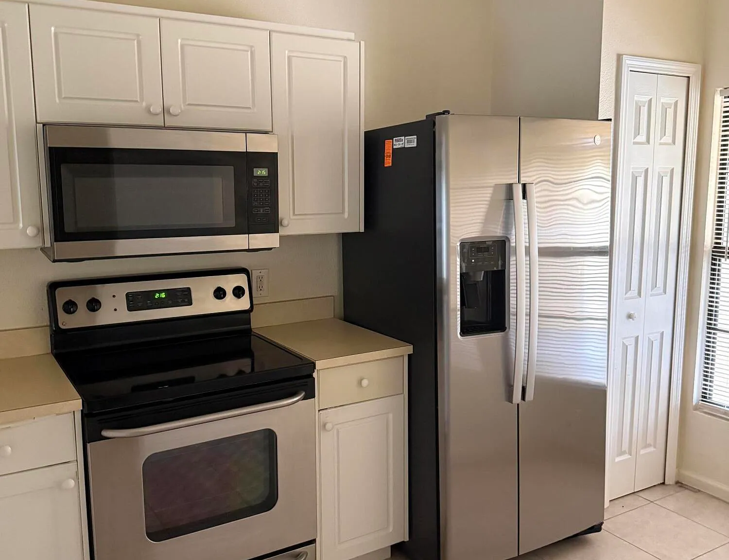 2 bed, 2.0 bath, 1008 sqft, $1,750 — Photo 3