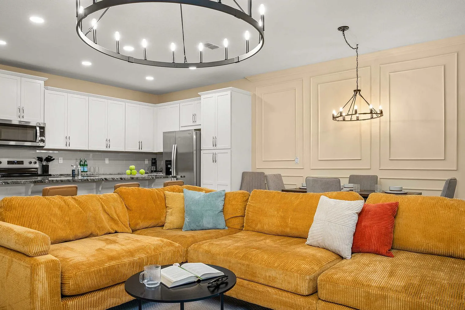 5 bed, 4.0 bath, 2292 sqft, $3,878 — Photo 4
