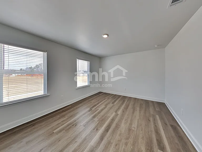 116 Punderson Dr — Photo 19