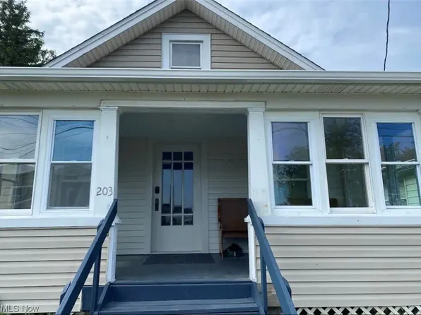 203 2nd St, Fairport Harbor, OH 44077