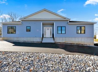 7 L Stevens Rd #B, Charlton, MA 01507