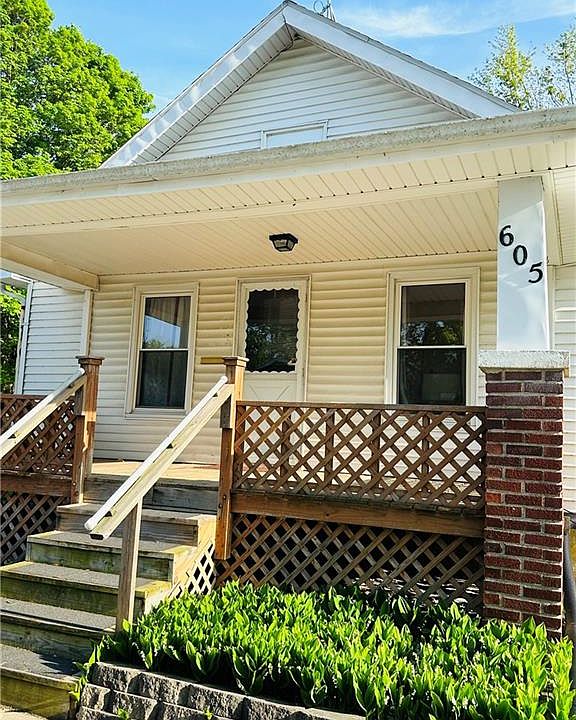 1st image of 605 2nd St