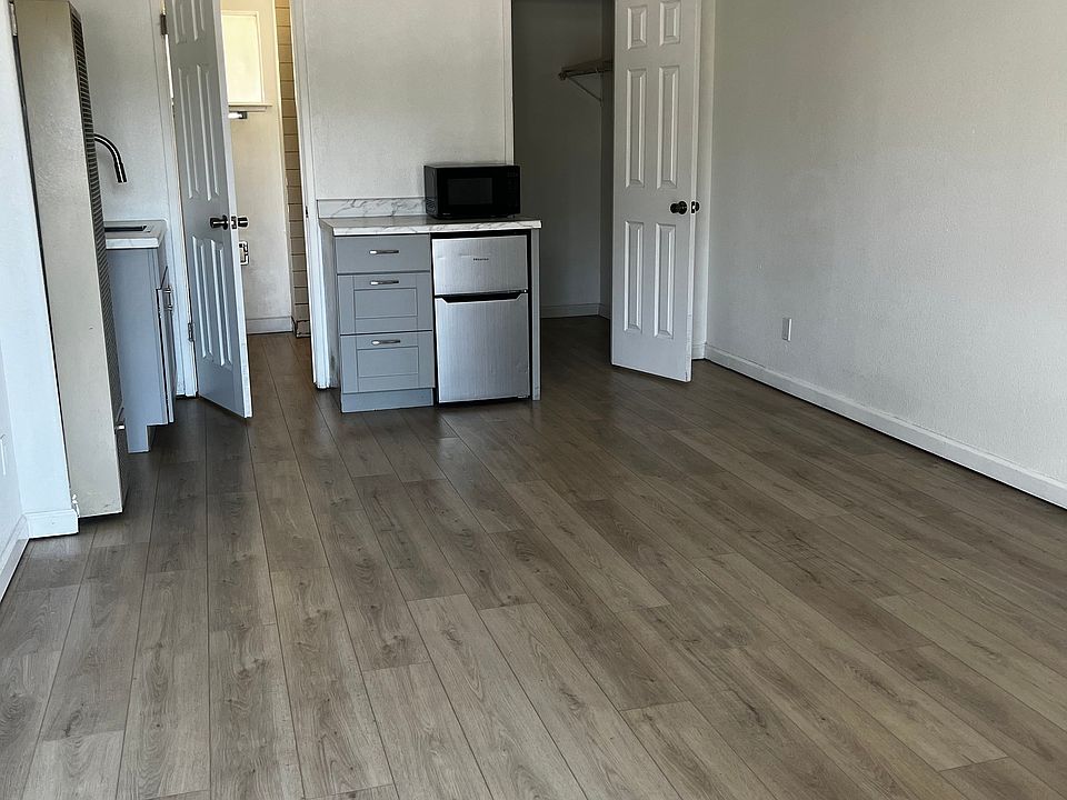1st image of 3930 Pioneer Trl #18