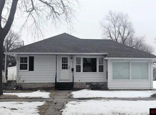 357 3rd Ave SE, Wells, MN 56097