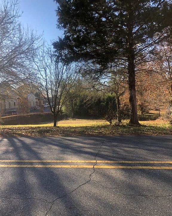 1st image of 0 32nd St