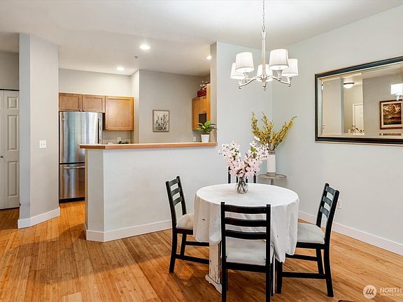 5th image of 12712 Admiralty Way #E203
