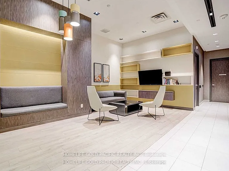 128 Fairview Mall Dr #1102 — Photo 6
