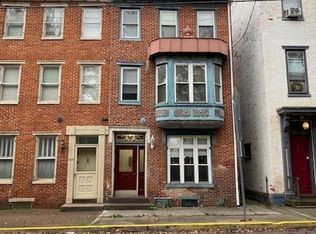305 W Main St APT 1, Mechanicsburg, PA