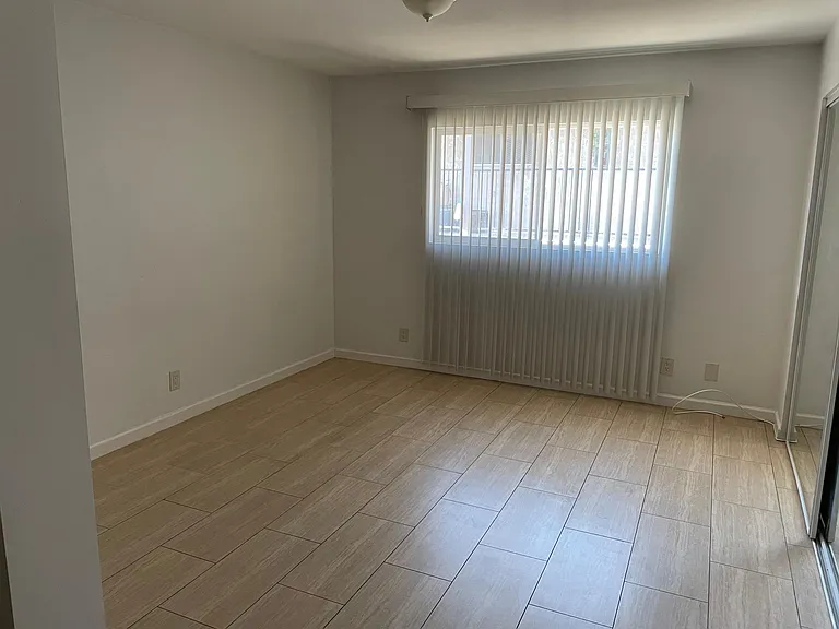 1559 W 205th St #3 — Photo 8