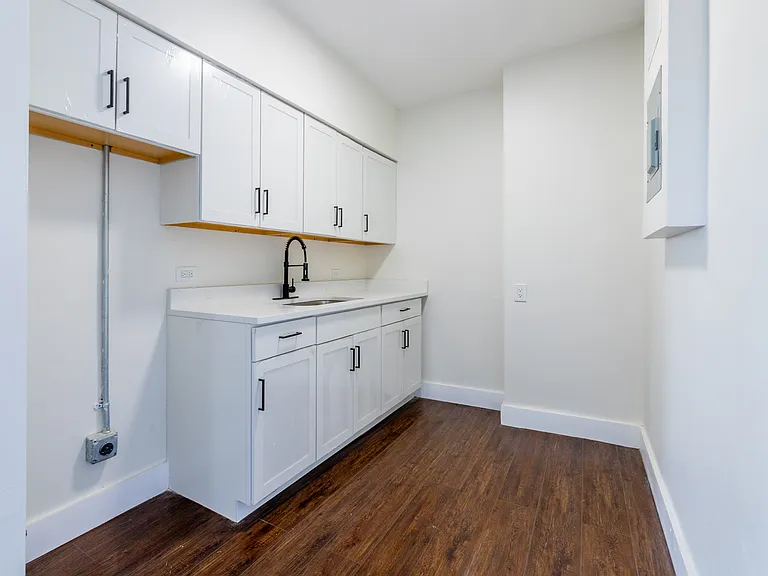 716 College Ave #1 — Photo 3