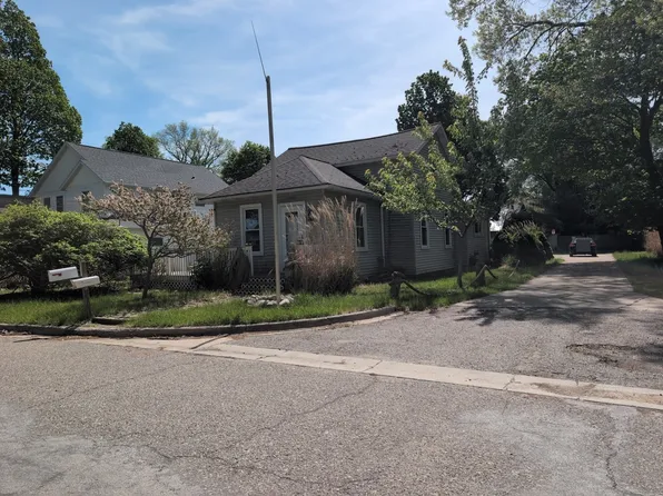 2120 Sampson Ave, Muskegon, MI 49441