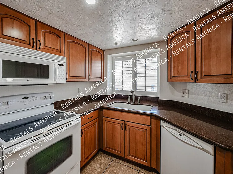3301 E Wescott Dr — Photo 5