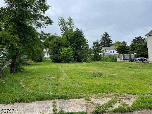 5th image of 317 Prospect St
