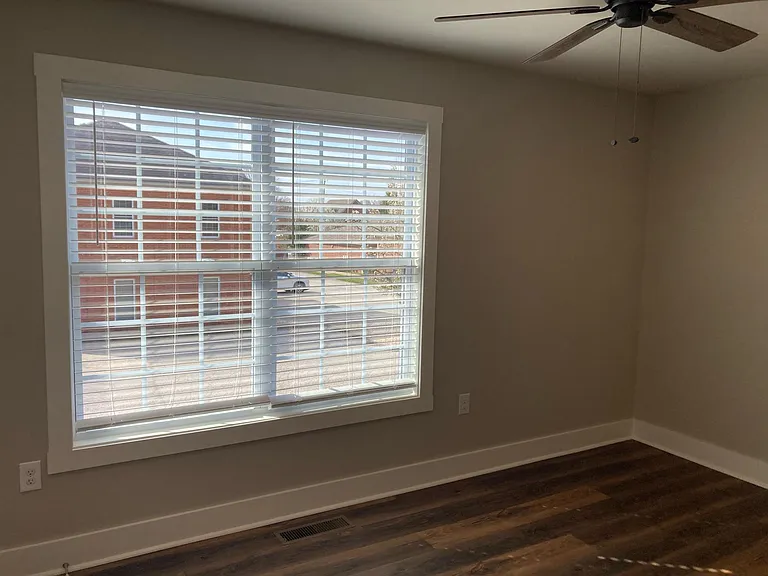 82 Saint James Ct — Photo 23