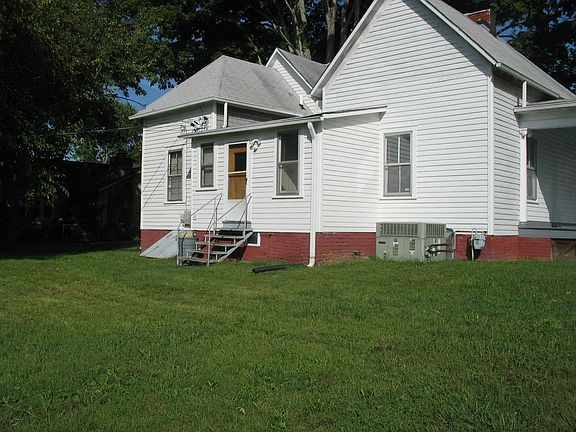 4th image of 502 NE Midlake Dr