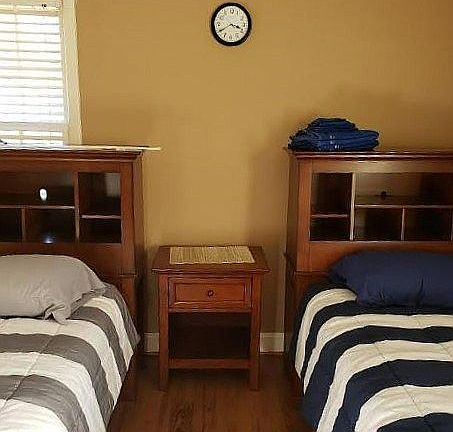 1 of 5 bedrooms