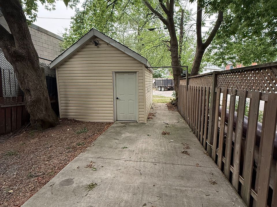 1st image of 6 Ray Ave