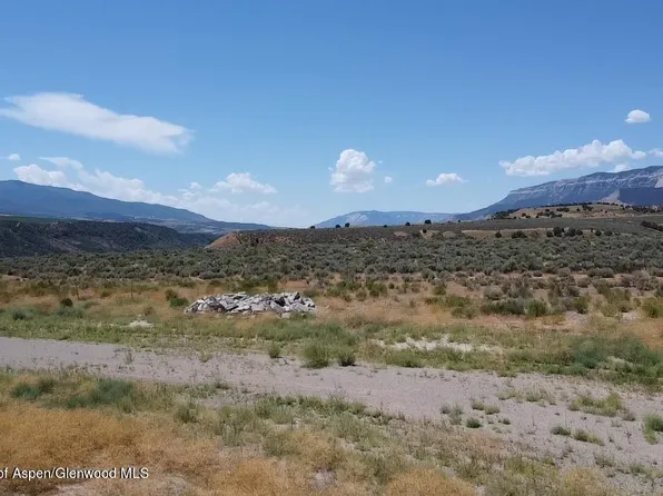 1865 Crockett Cir, Rifle, CO 81650