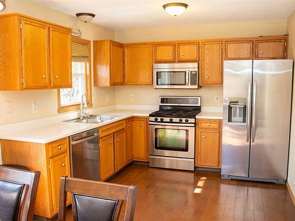 5th image of 8820 Wakefield Dr