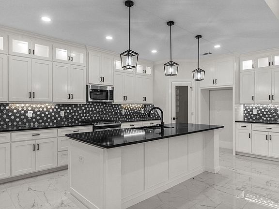 5th image of 8623 Luz Dr