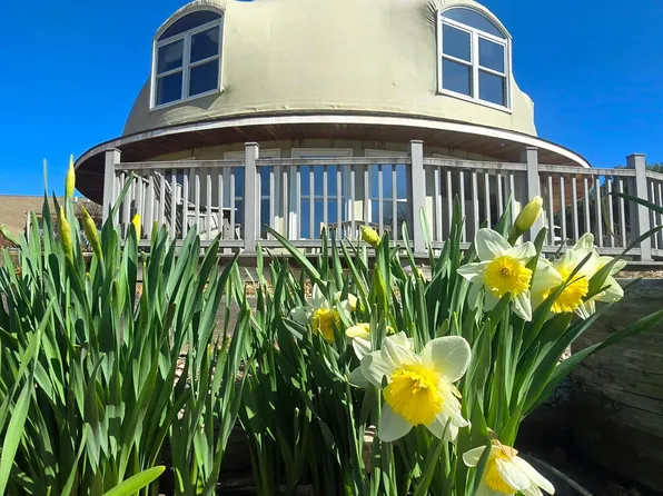 10 Common Way, Charlotte, VT 05445