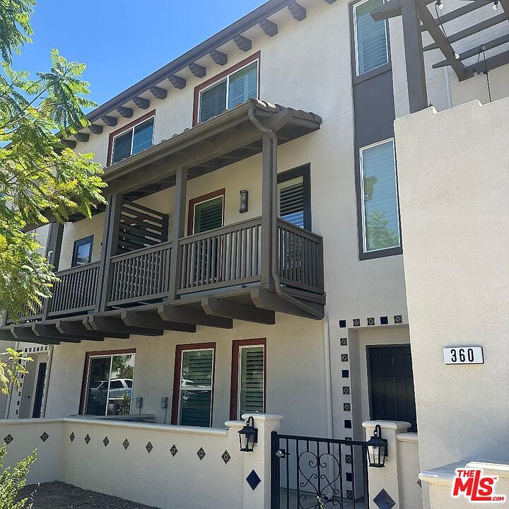 1st image of 358 Serra St