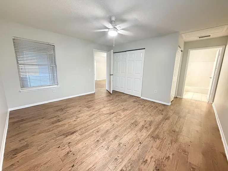 Glenbrooke Apartments — Photo 39